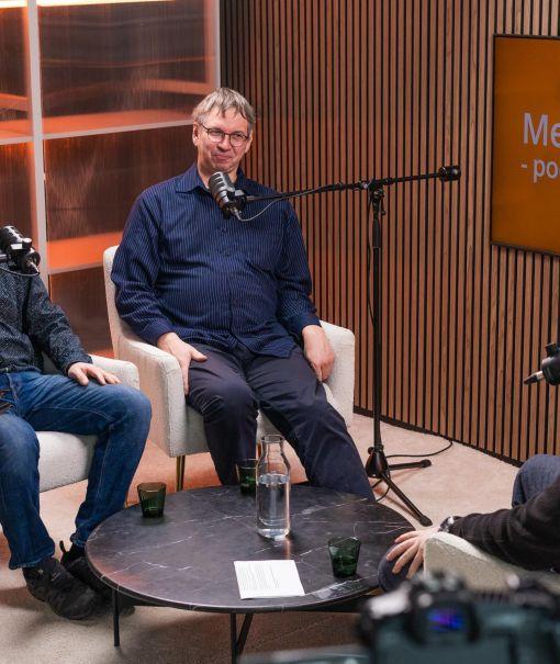 Lauri Saaristo, Timo Hannonen ja Jaakko Hätinen studiossa.